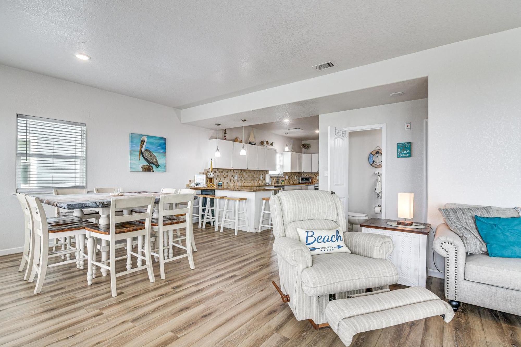 Beachfront Texas Retreat - 2 Decks, Patio And Views! Surfside Beach Exterior photo