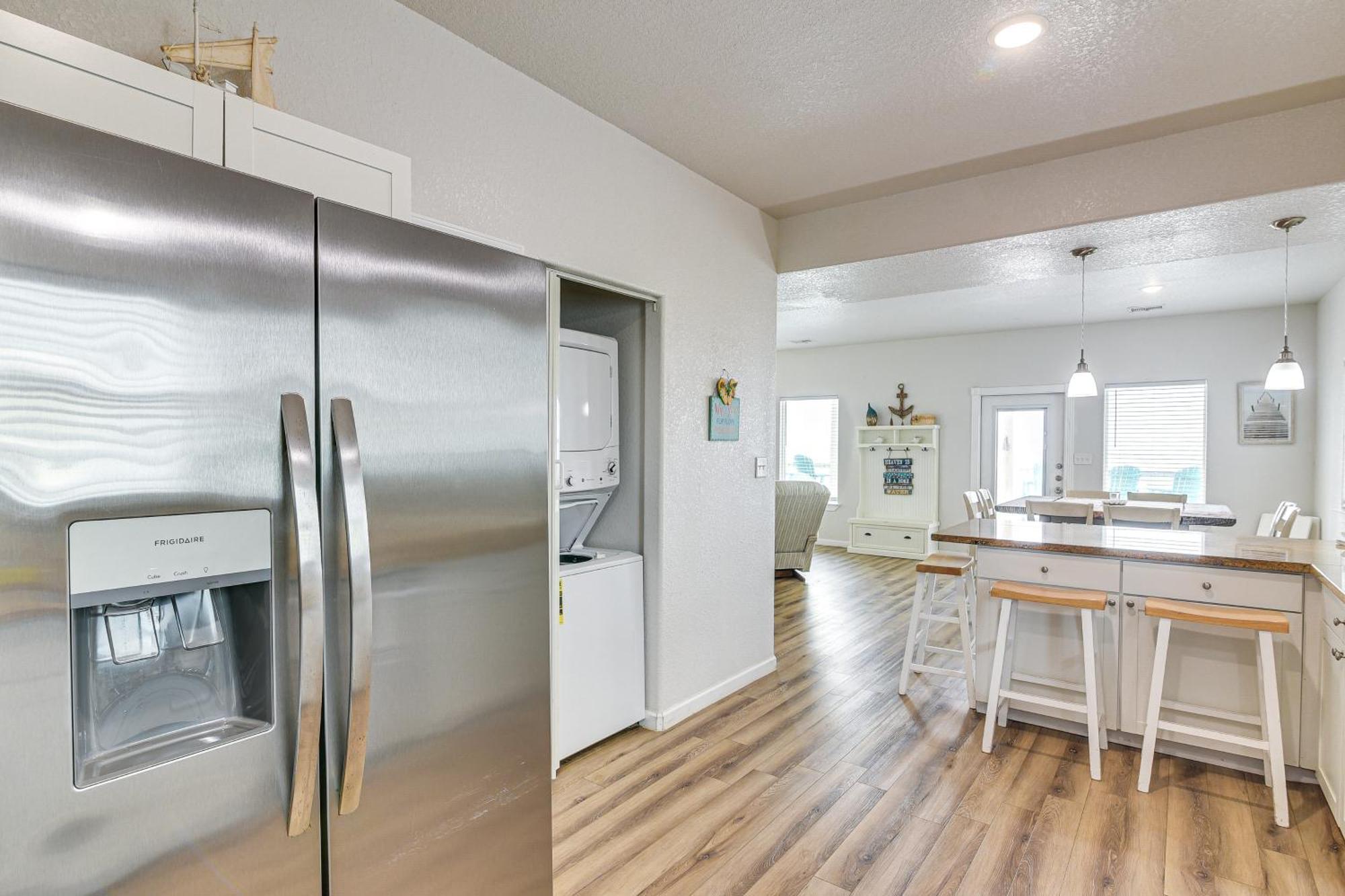 Beachfront Texas Retreat - 2 Decks, Patio And Views! Surfside Beach Exterior photo