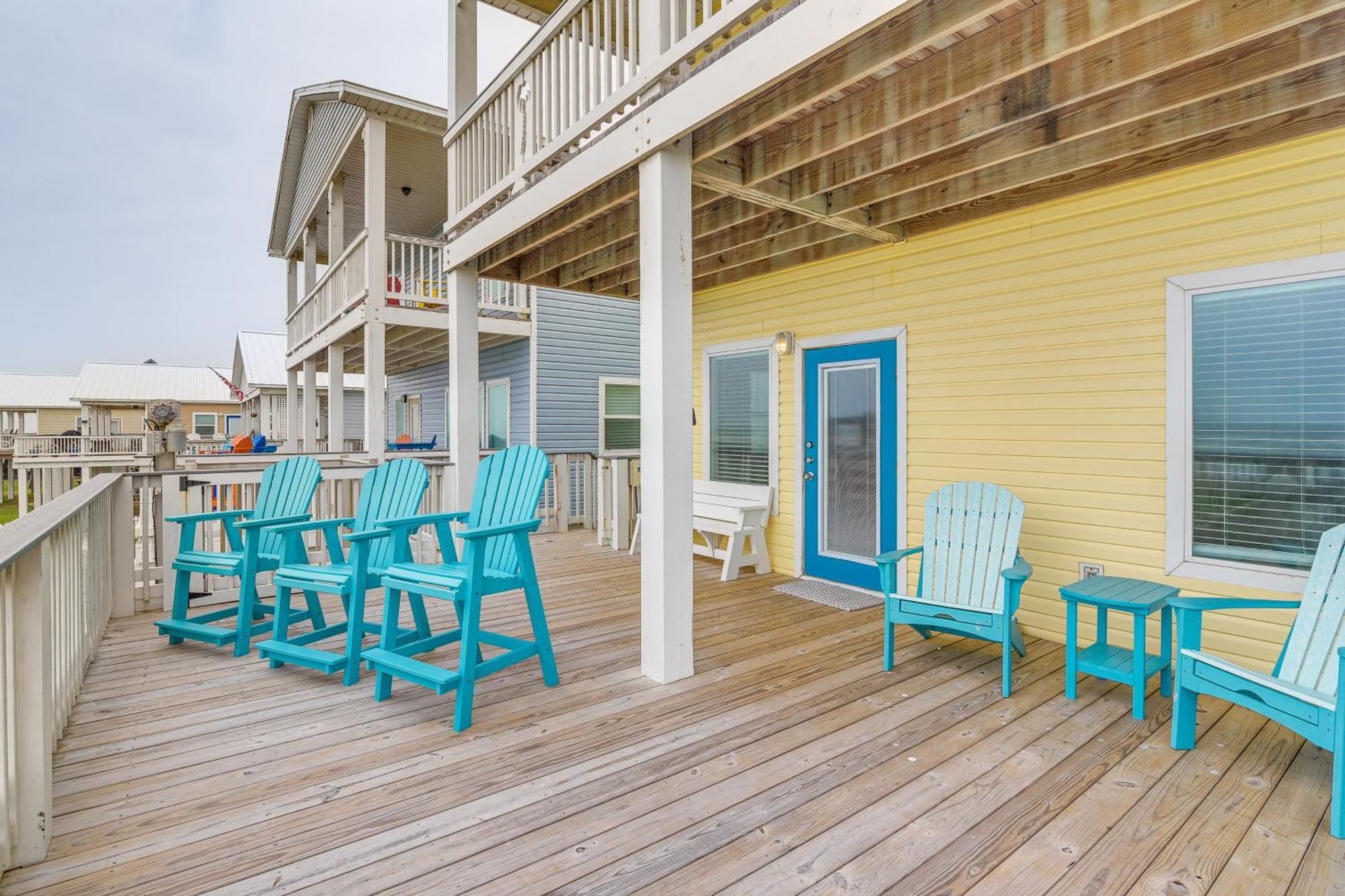 Beachfront Texas Retreat - 2 Decks, Patio And Views! Surfside Beach Exterior photo